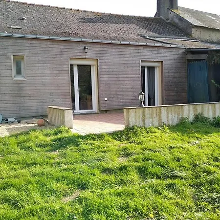 Maison A Deux Pas Du Canal 別荘 Guenrouet